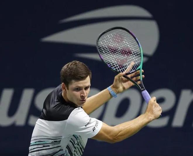 虽然与杜兰 虽然与杜兰