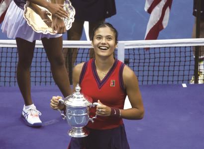 由于身份特 由于身份特