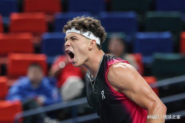 球员提供更 球员提供更