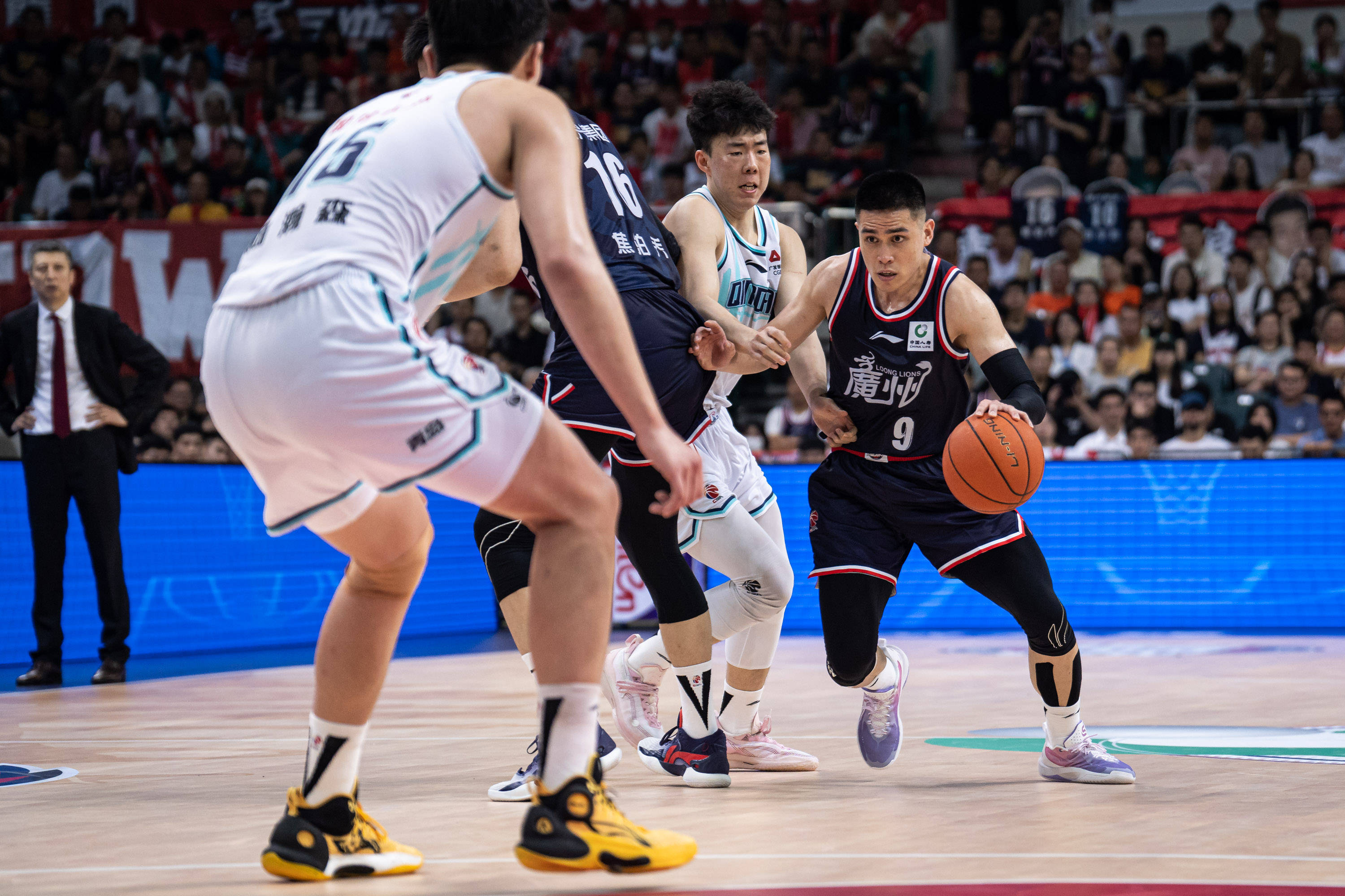 尽管两队在 尽管两队在