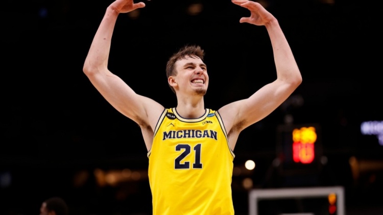 锋线升级的 锋线升级的