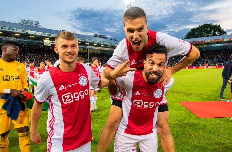 为球队撑起 为球队撑起